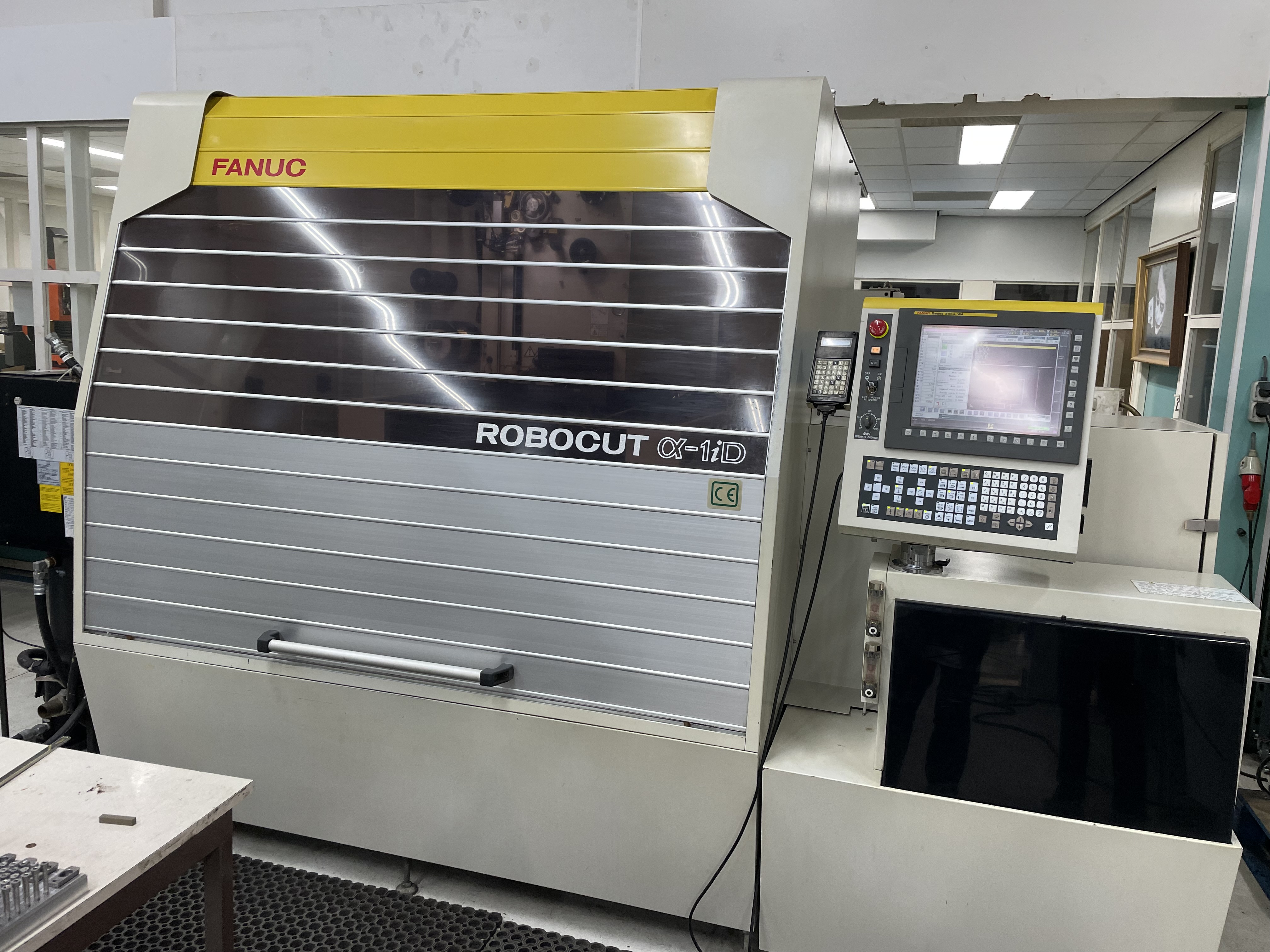 α-1iD Wire EDM Machine — foto 3